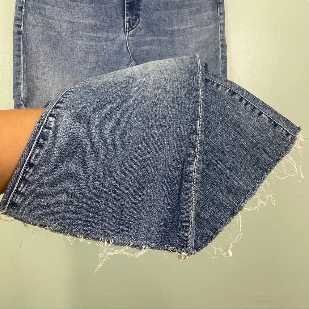 Mother The Weekender Fray Wash I Wet My Plants Blue Size 33 Distressed‎ Hem
